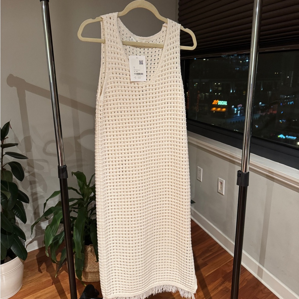 OAK + FORT Cream Sleeveless Sheath Midi Dress
